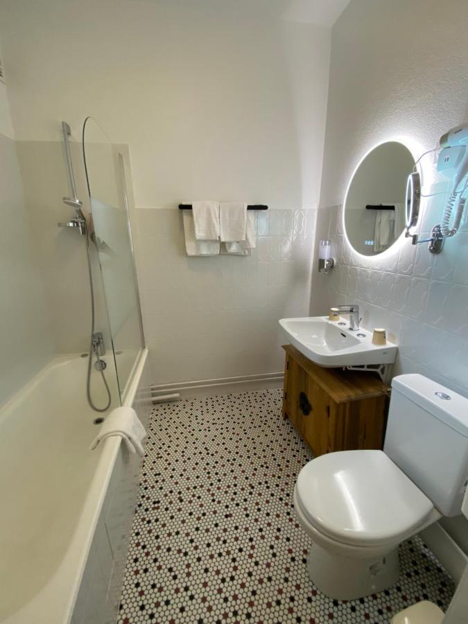 Balzac Hotel Restaurant Фужер Екстер'єр фото