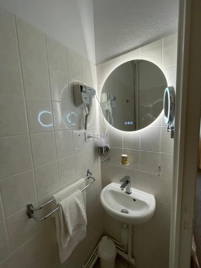 Balzac Hotel Restaurant Фужер Екстер'єр фото