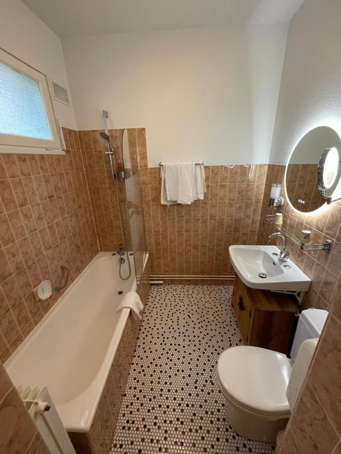 Balzac Hotel Restaurant Фужер Екстер'єр фото